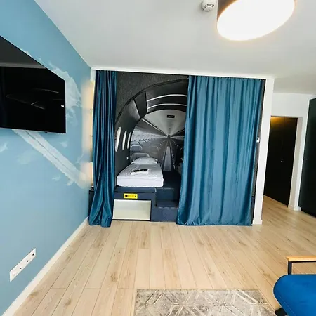 Airliner First Class Apartman *