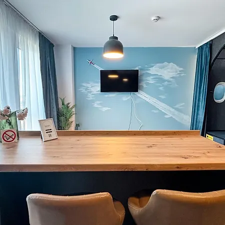 Apartment Airliner First Class *