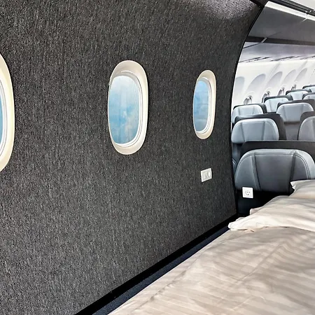 Airliner First Class Apartment *